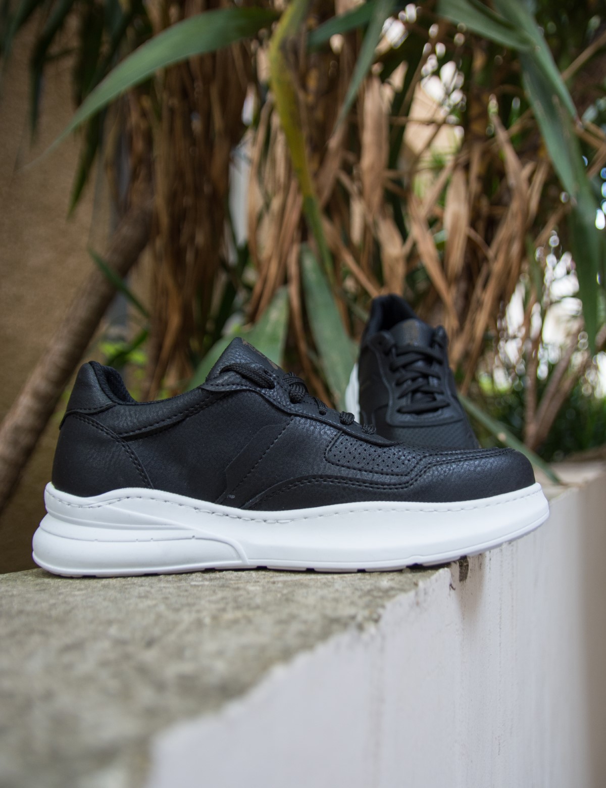 Ανδρικά ασπρόμαυρα Casual Sneakers δίσολα 7072020B φωτογραφία